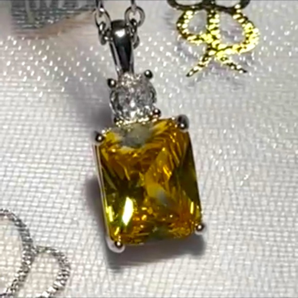 Citrine Pendant with Necklace - Picture 4 of 6